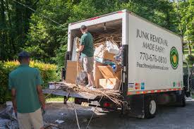 Best Yard Waste Removal  in St Helen, MI